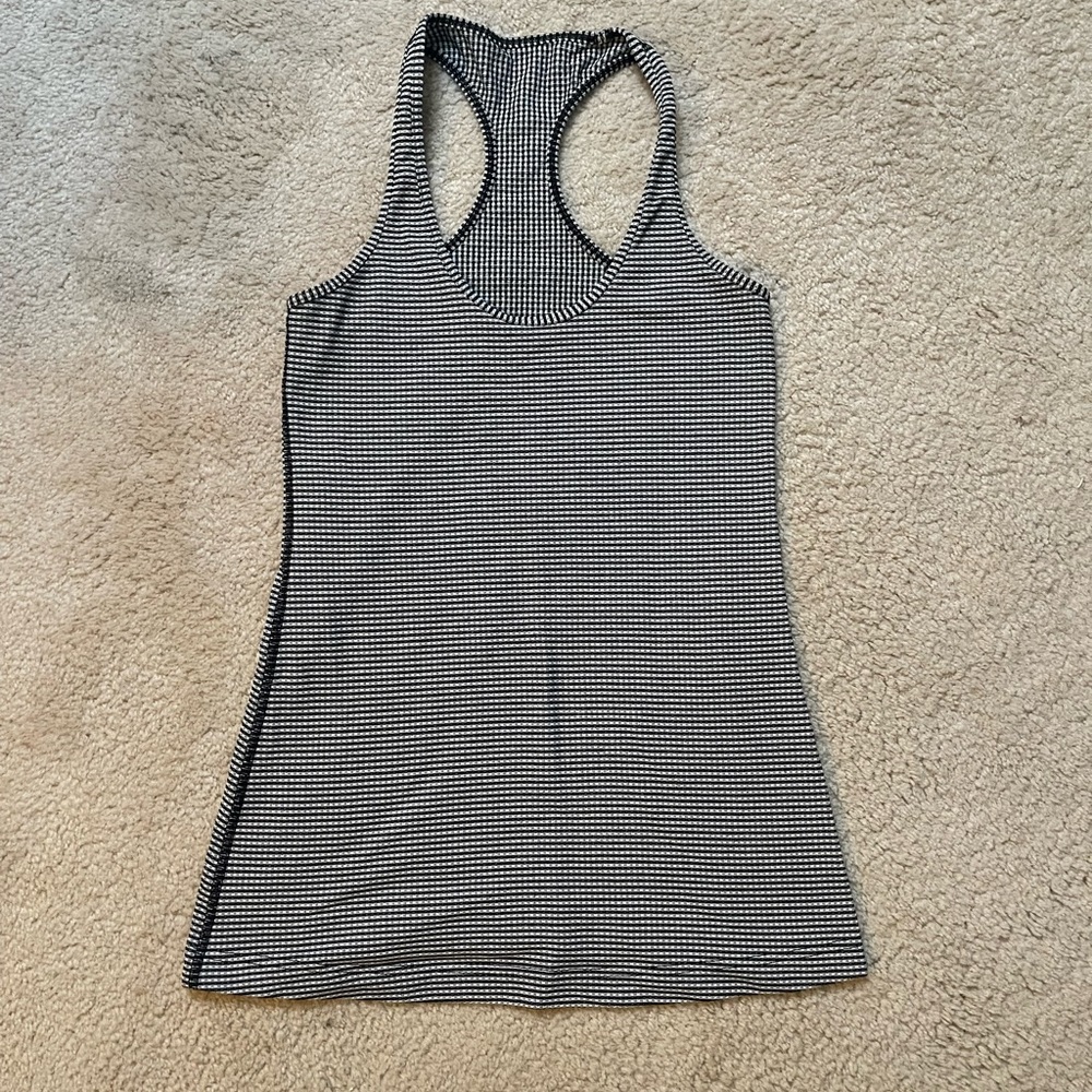Lululemon razorback workout top